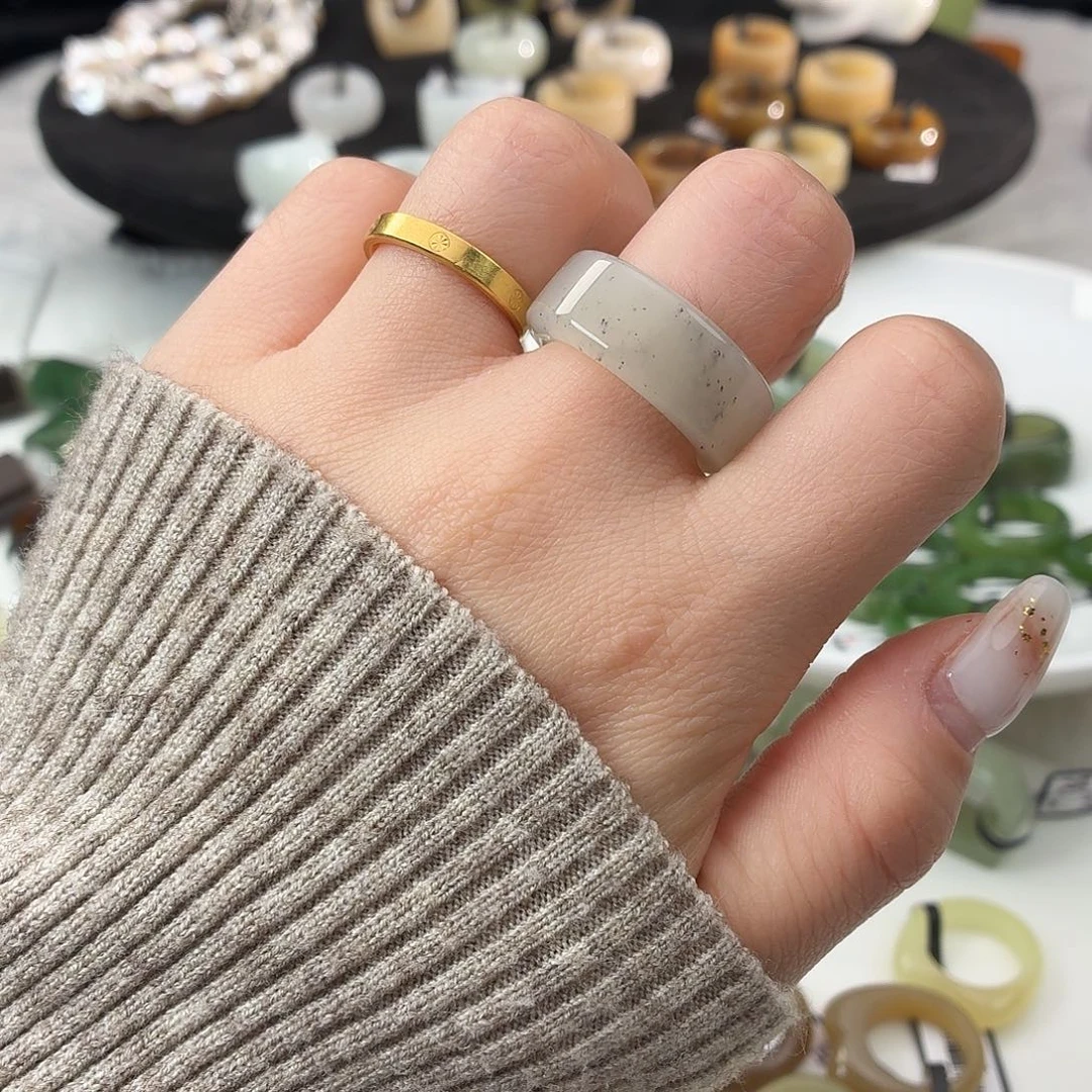 和田玉（糖玉）未镶嵌戒指S72点墨圆切17.9