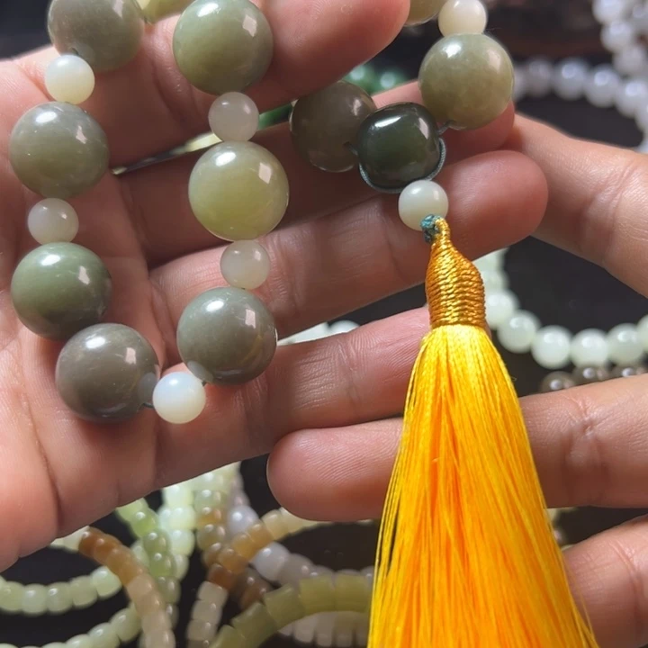 和田玉（糖玉）未镶嵌手链