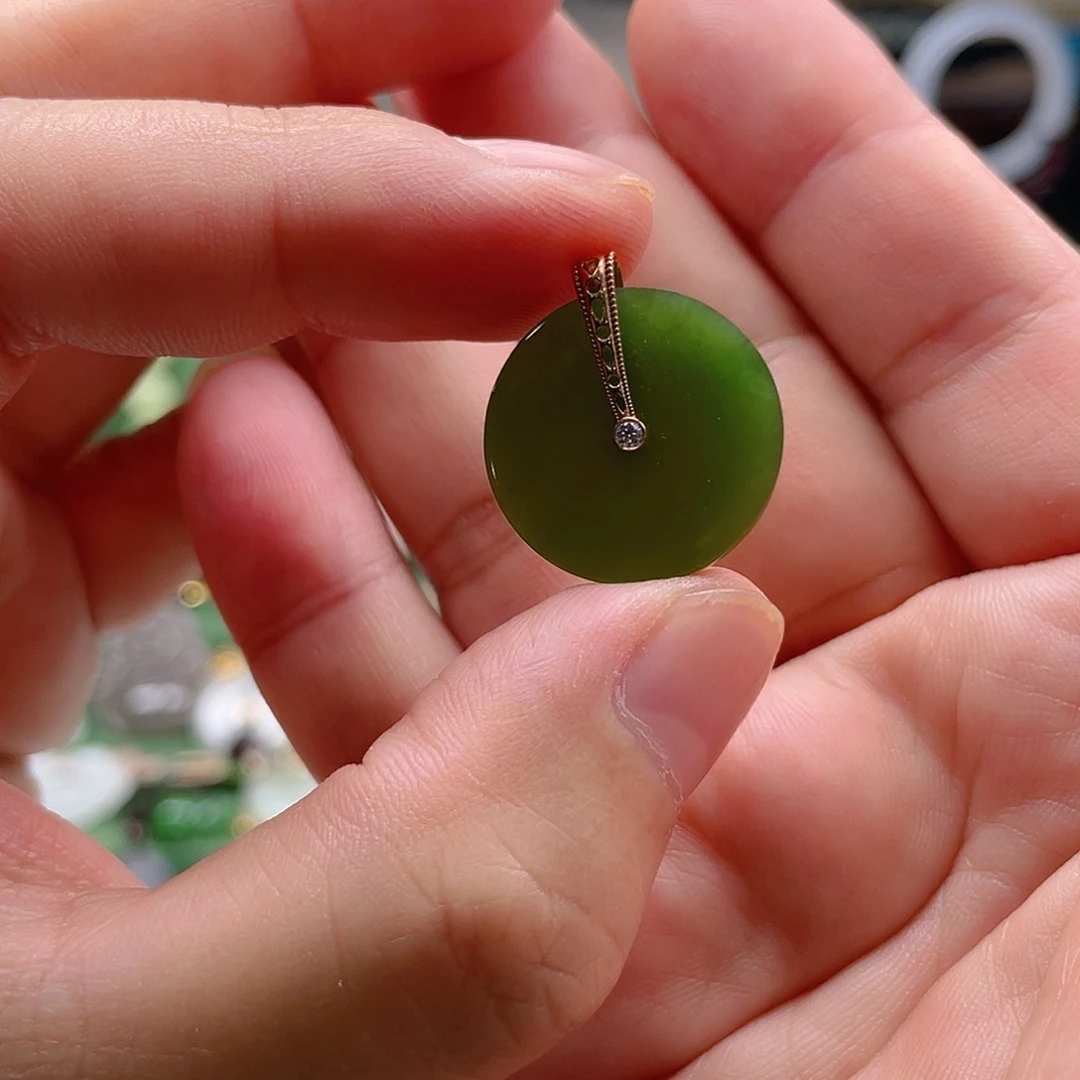 和田玉（碧玉）18K金镶嵌颈饰