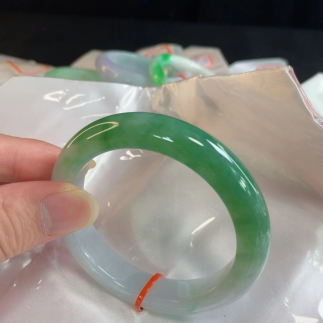 未镶嵌手镯翡翠402