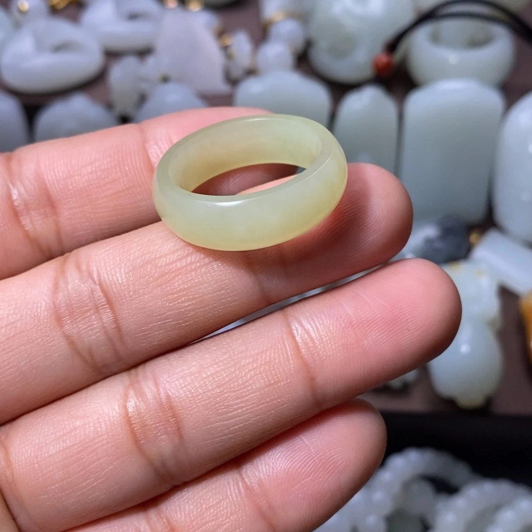 和田玉戒指未镶嵌