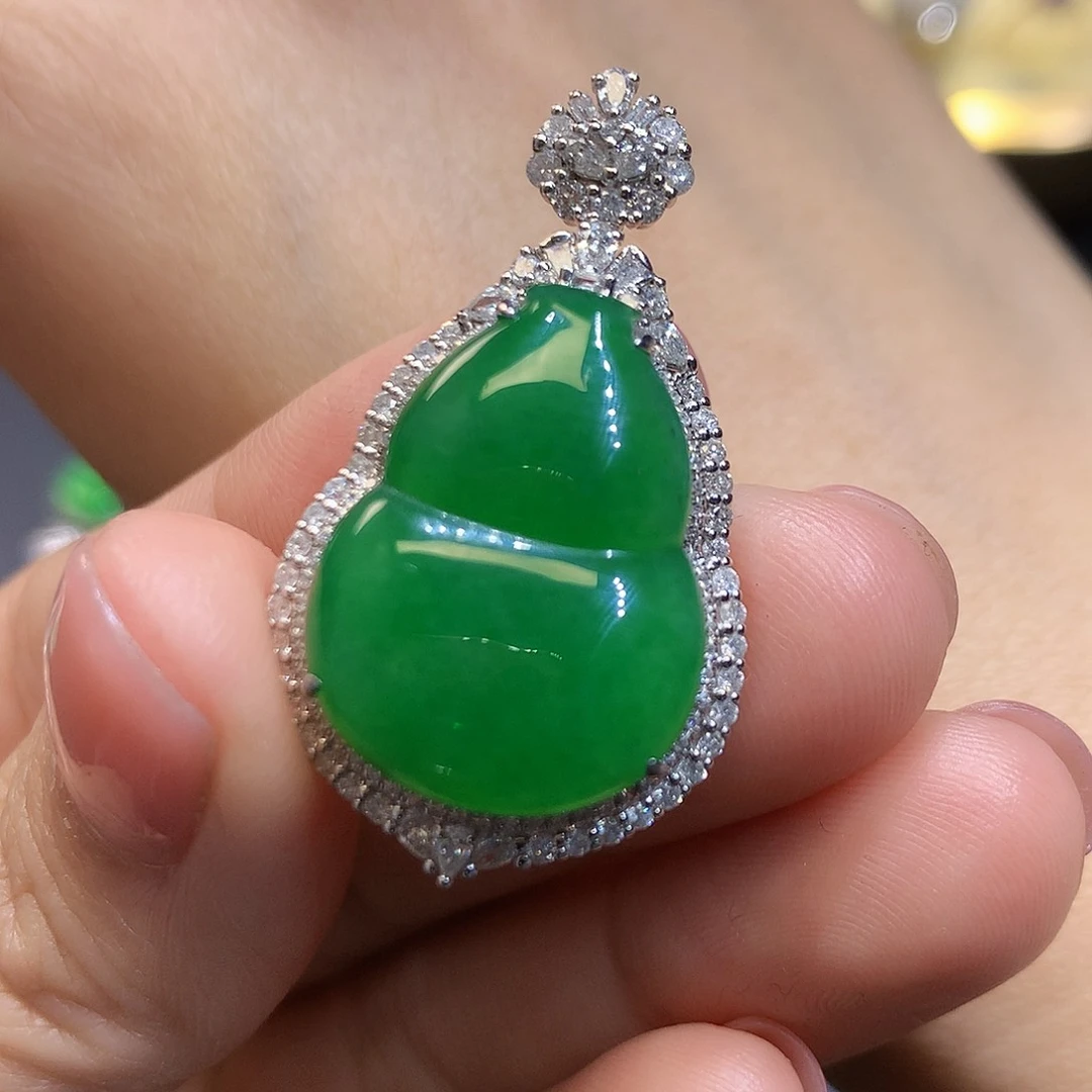 翡翠吊坠(不含链)18K金镶嵌