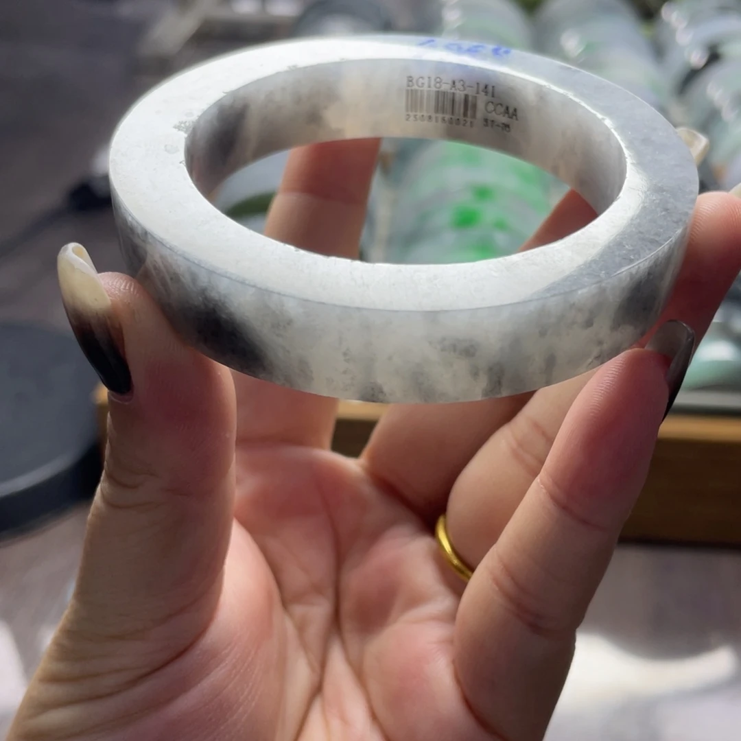未镶嵌翡翠手镯定制翡翠