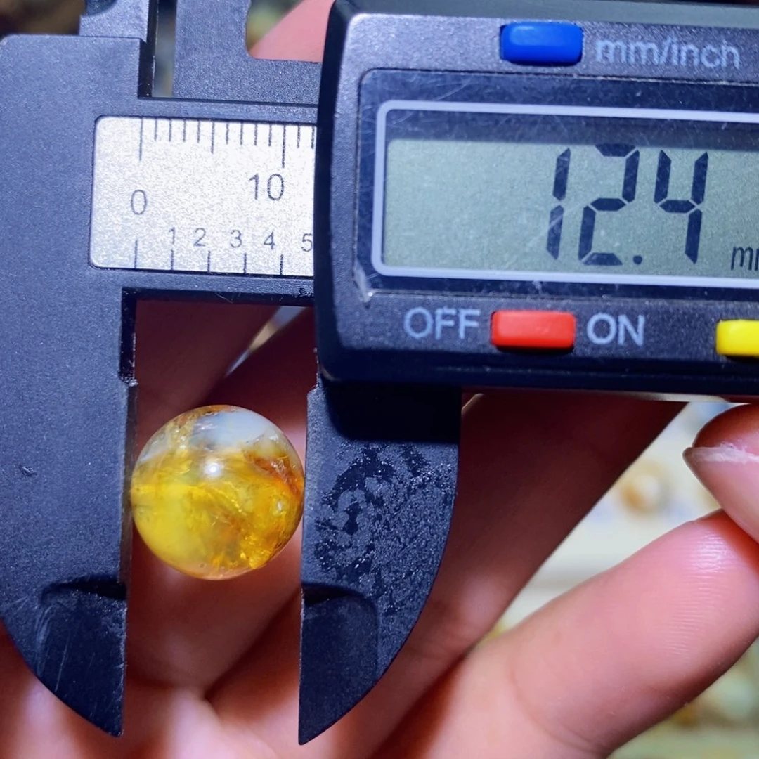 未镶嵌琥珀珠宝奇石