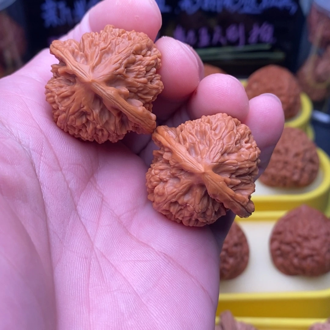 吊坠桃核玄武尺寸35