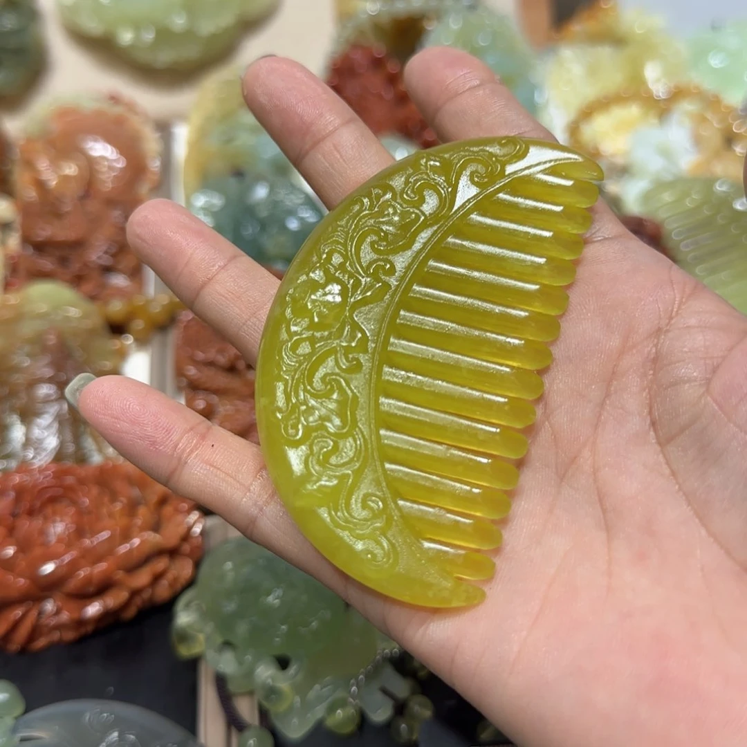 未镶嵌蛇纹石玉吊坠