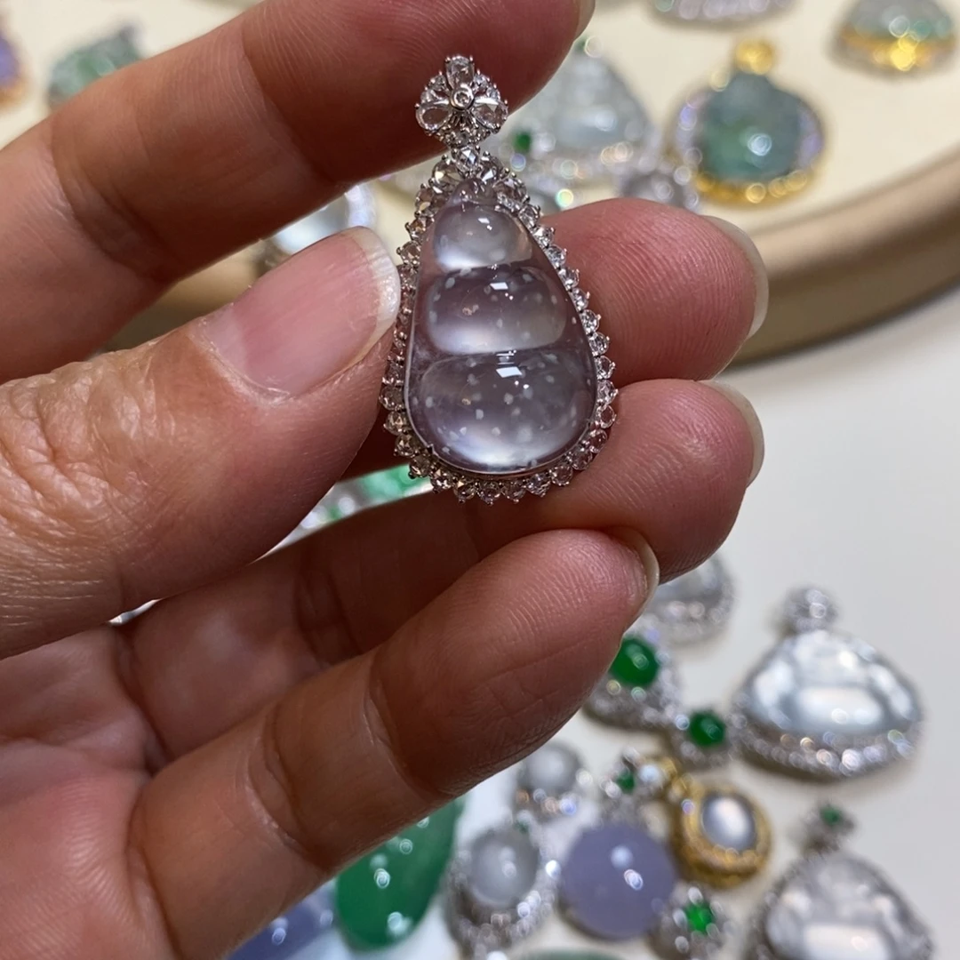 翡翠18K金镶嵌吊坠(不含链)福豆