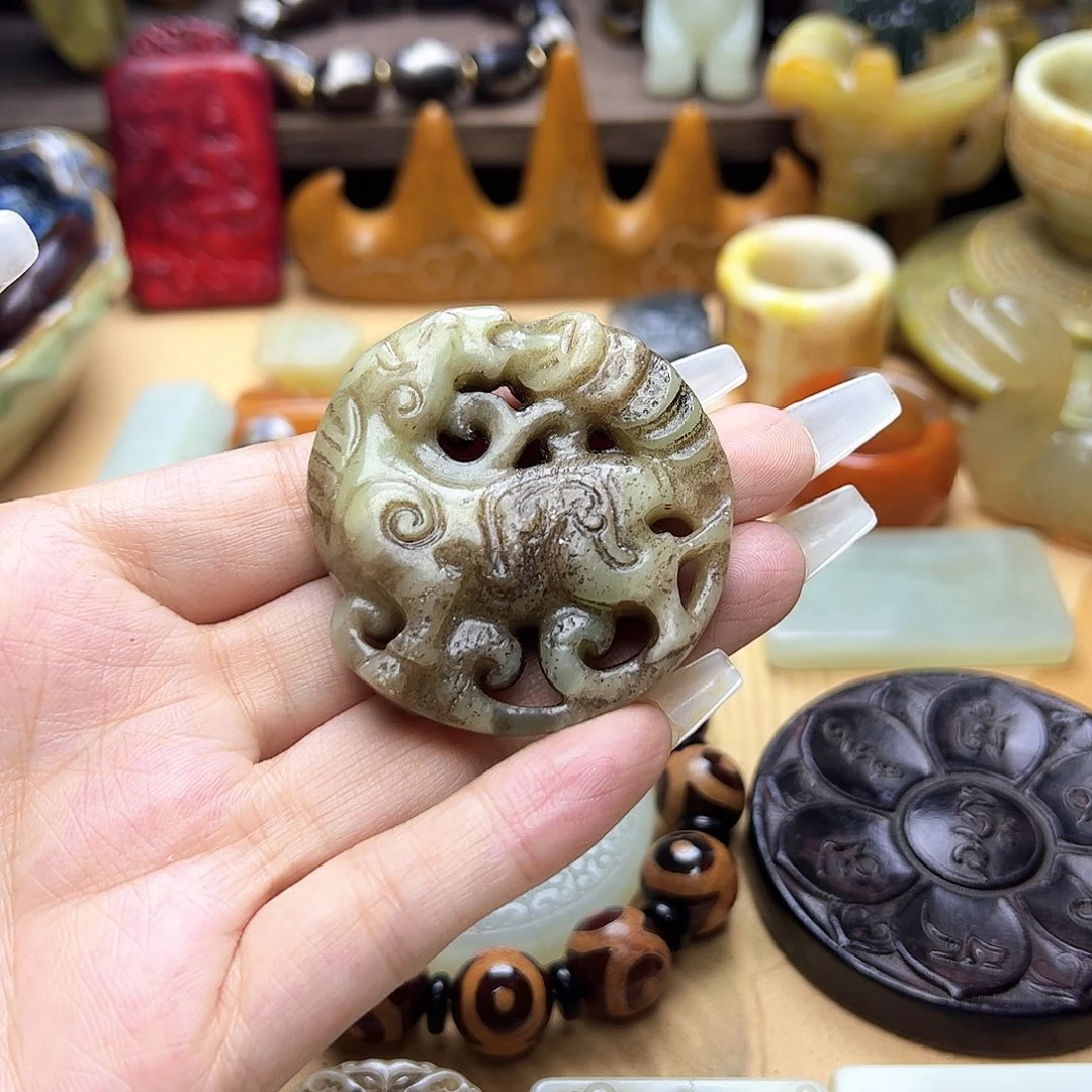 蛇纹石玉未镶嵌颈饰