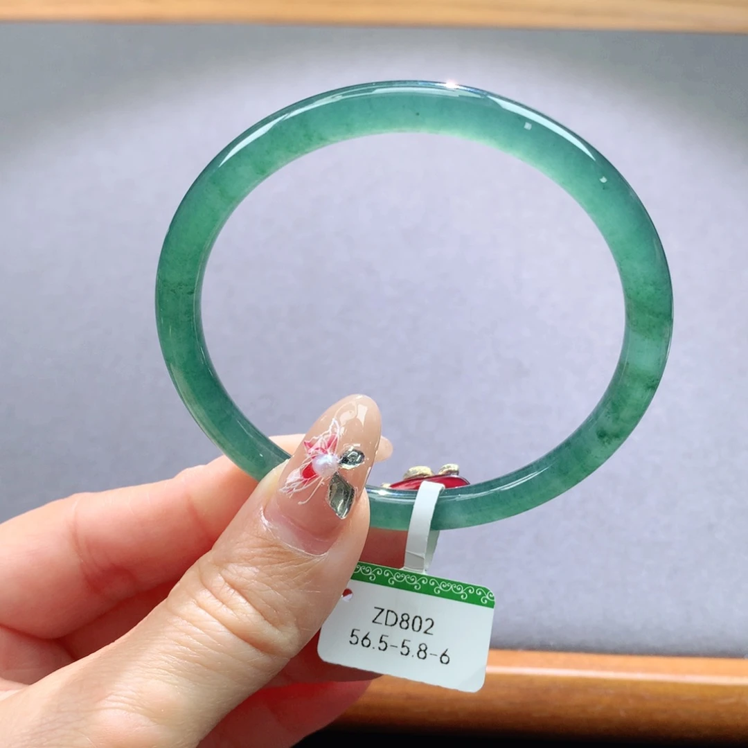 翡翠手镯未镶嵌天然翡翠手镯叮当镯