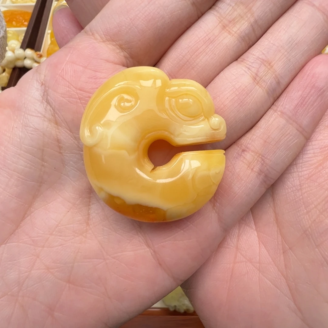 王***豪裸石蜜蜡未镶嵌蜜蜡