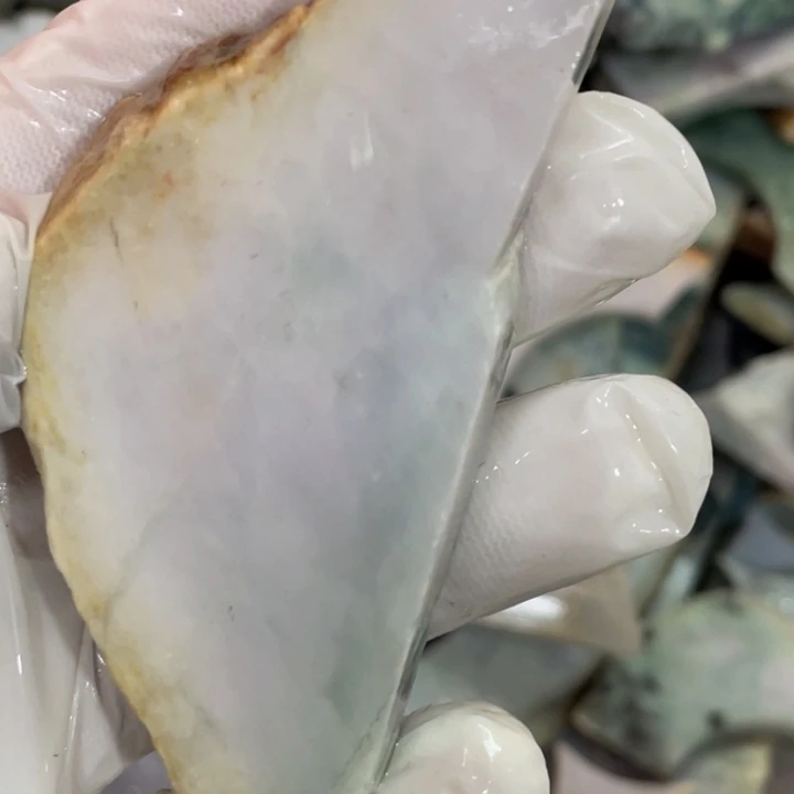 翡翠吊坠(不含链)未镶嵌天然翡翠边角料