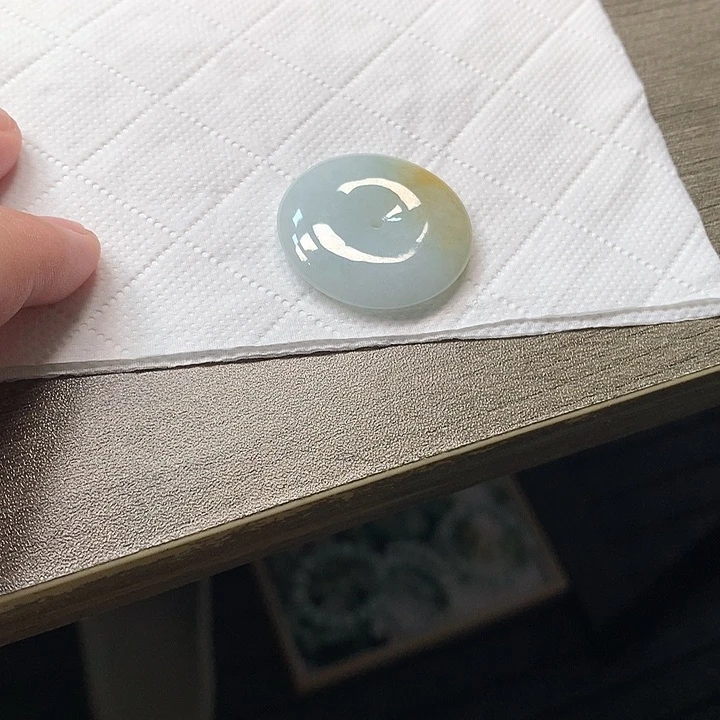 翡翠未镶嵌颈饰平安扣