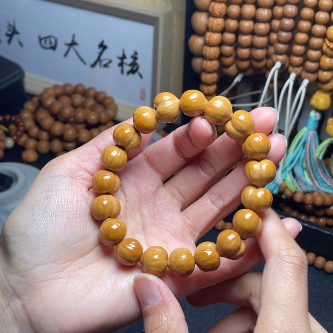 吊坠猴头核桃屁桃