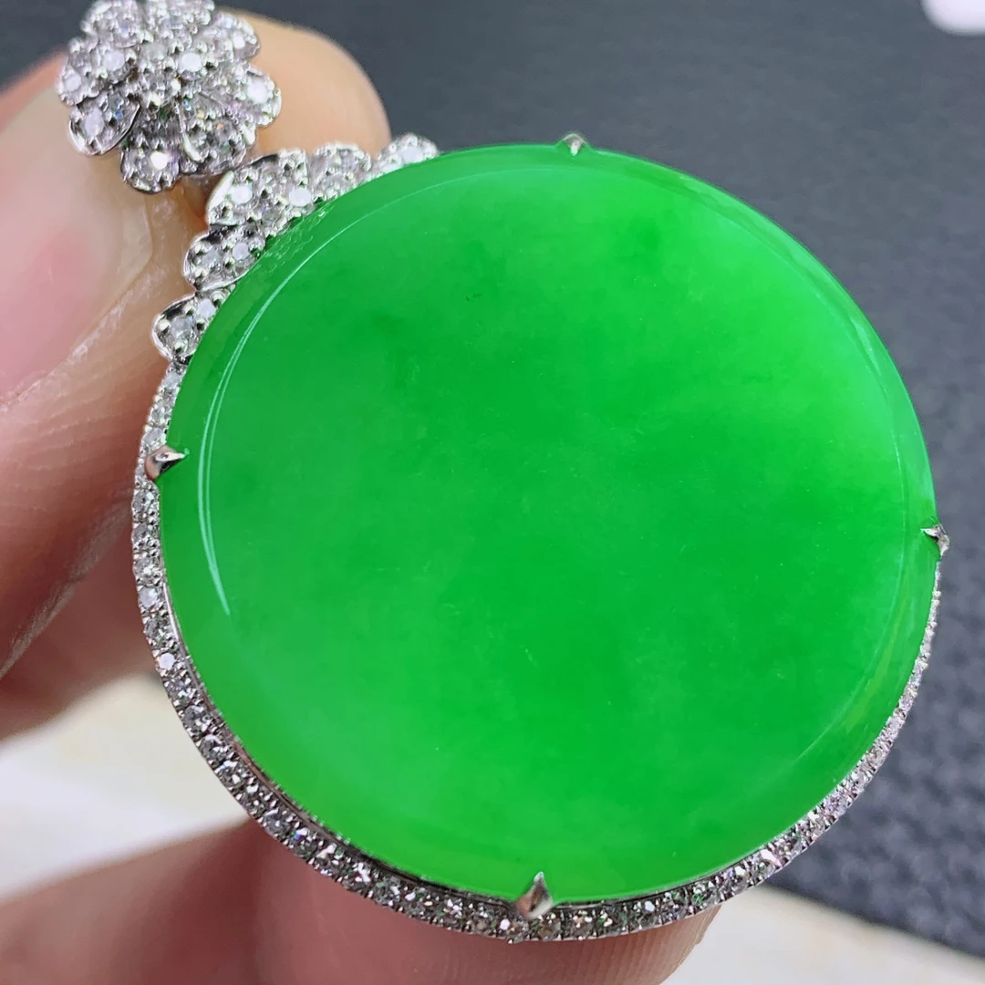 天然缅甸A货翡翠冰种满绿圆牌镶嵌18k金吊坠时尚精美无事牌挂件1