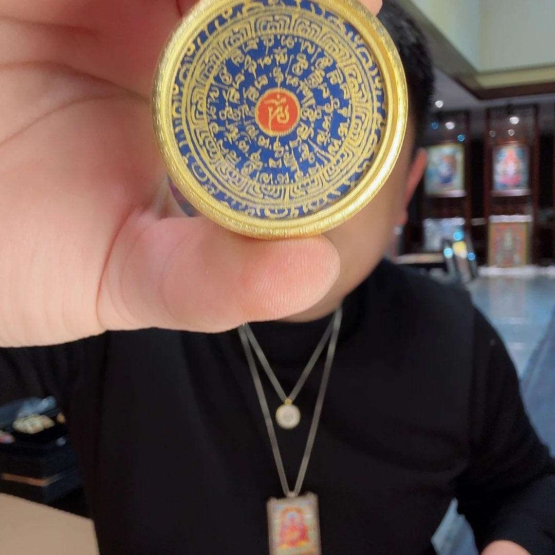 装裱画六字真言带壳子的