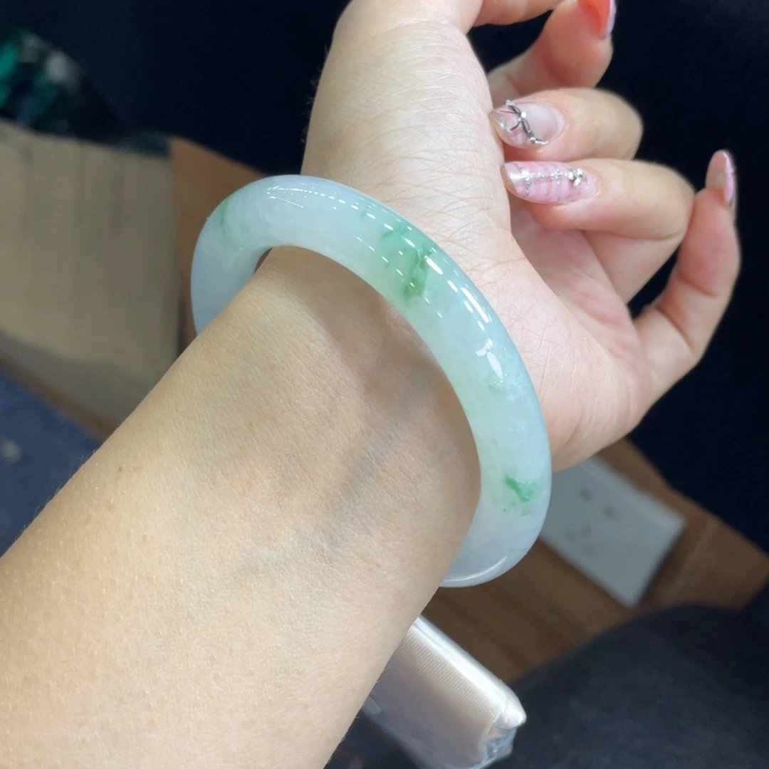 翡翠未镶嵌手镯29号 53圆条西湖龙井