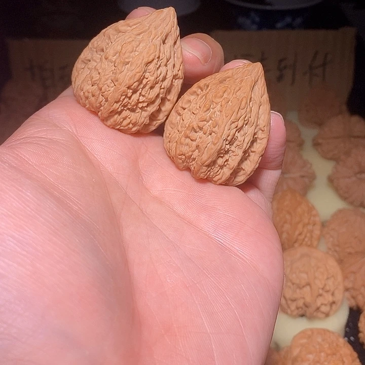 文玩核桃手把件塔尖