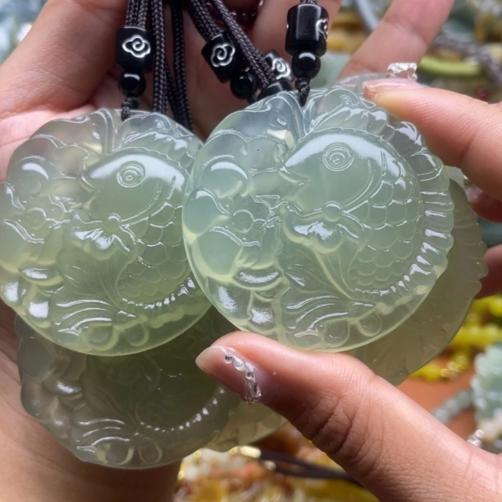 蛇纹石玉未镶嵌吊坠