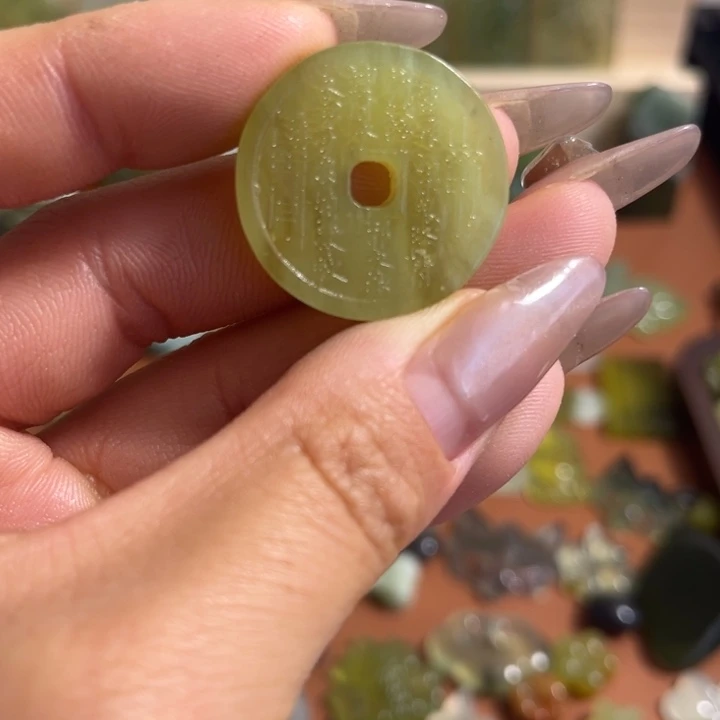 蛇纹石玉合金颈饰