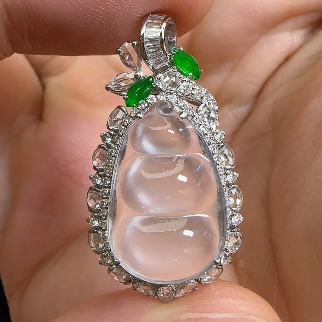 颈饰18K金镶嵌翡翠天然翡翠