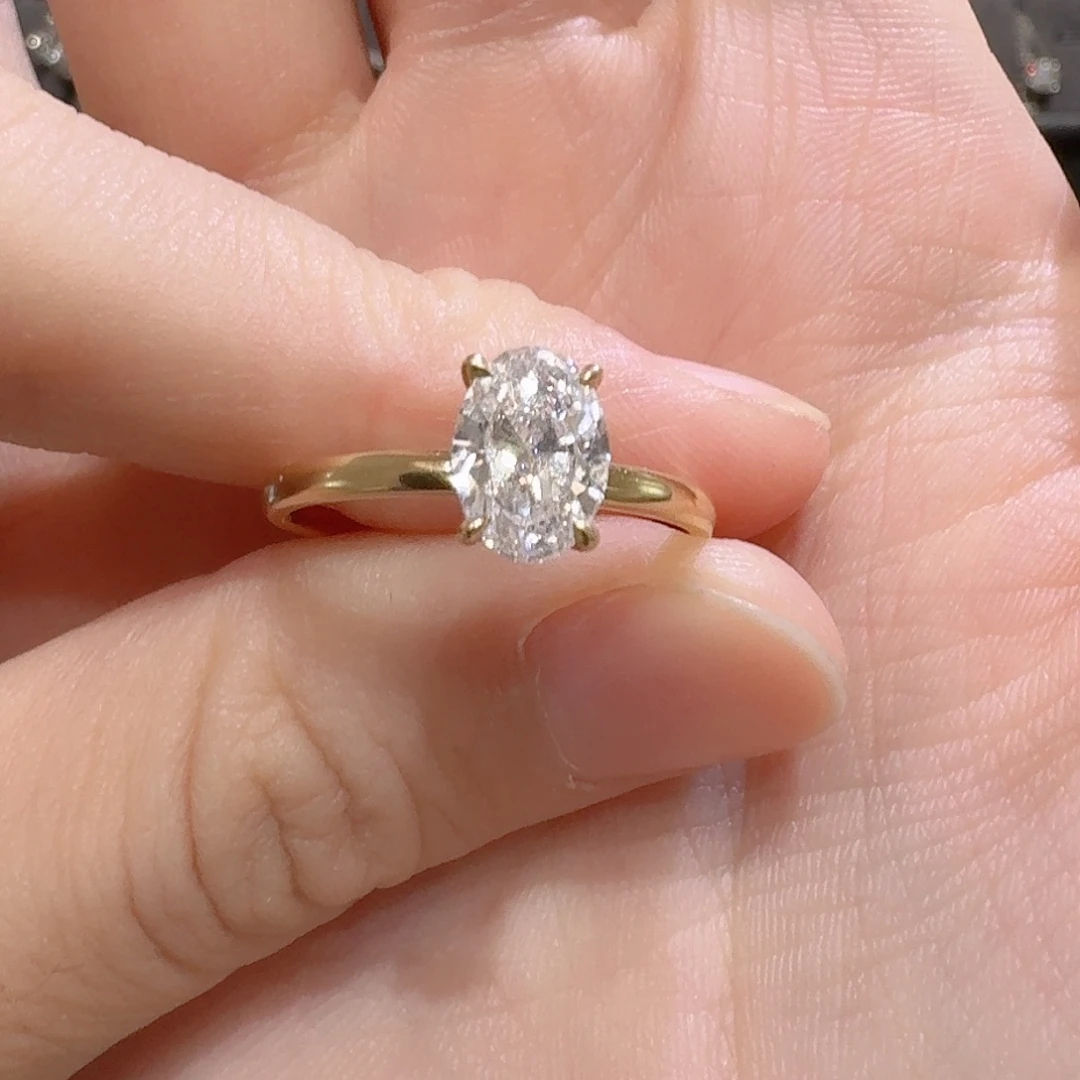 18K金镶嵌实验室培育钻石k黄鸽子蛋2克拉14圈