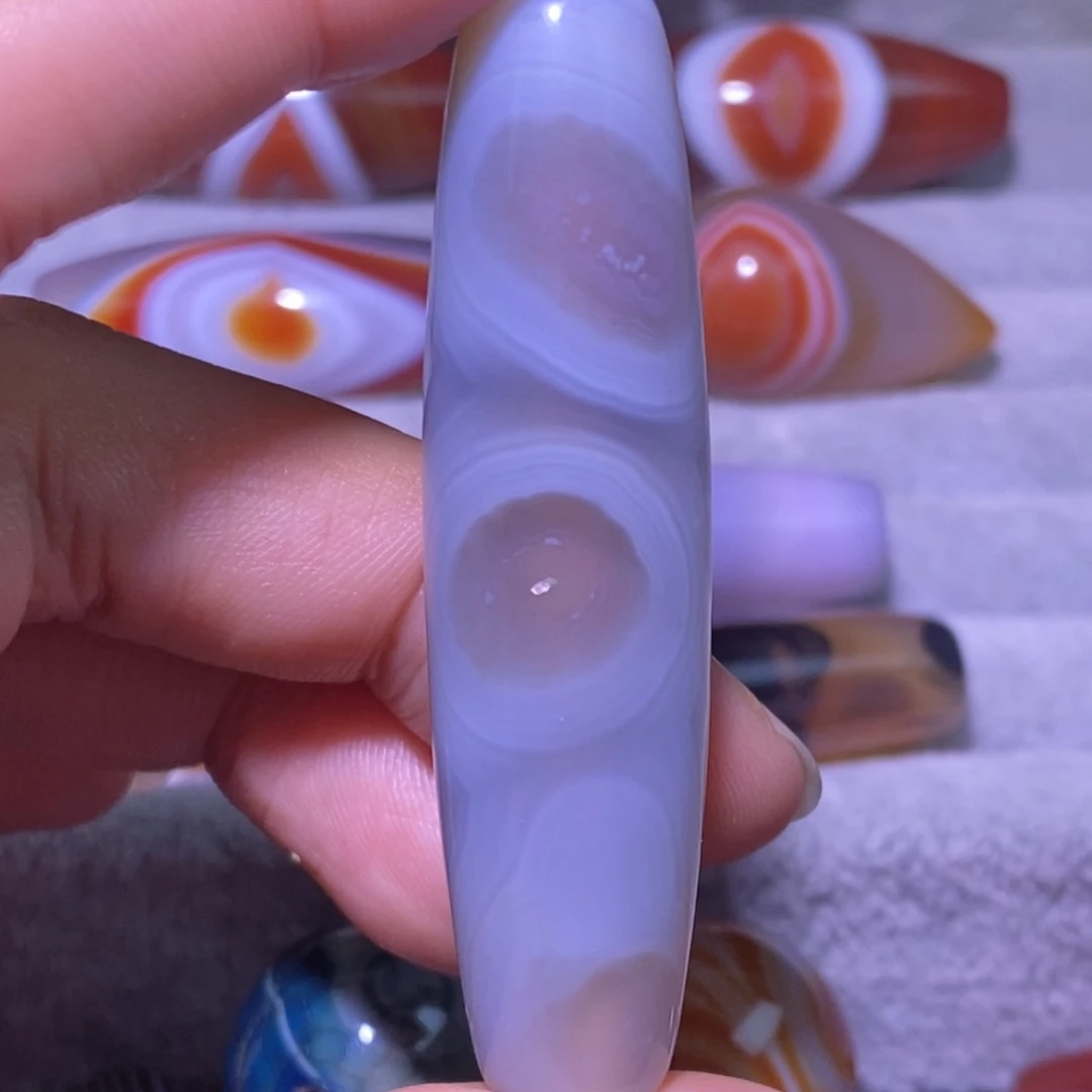 欢***恒未镶嵌颈饰玛瑙/玉髓