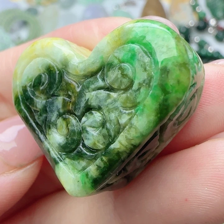 翡翠未镶嵌颈饰天然A货82