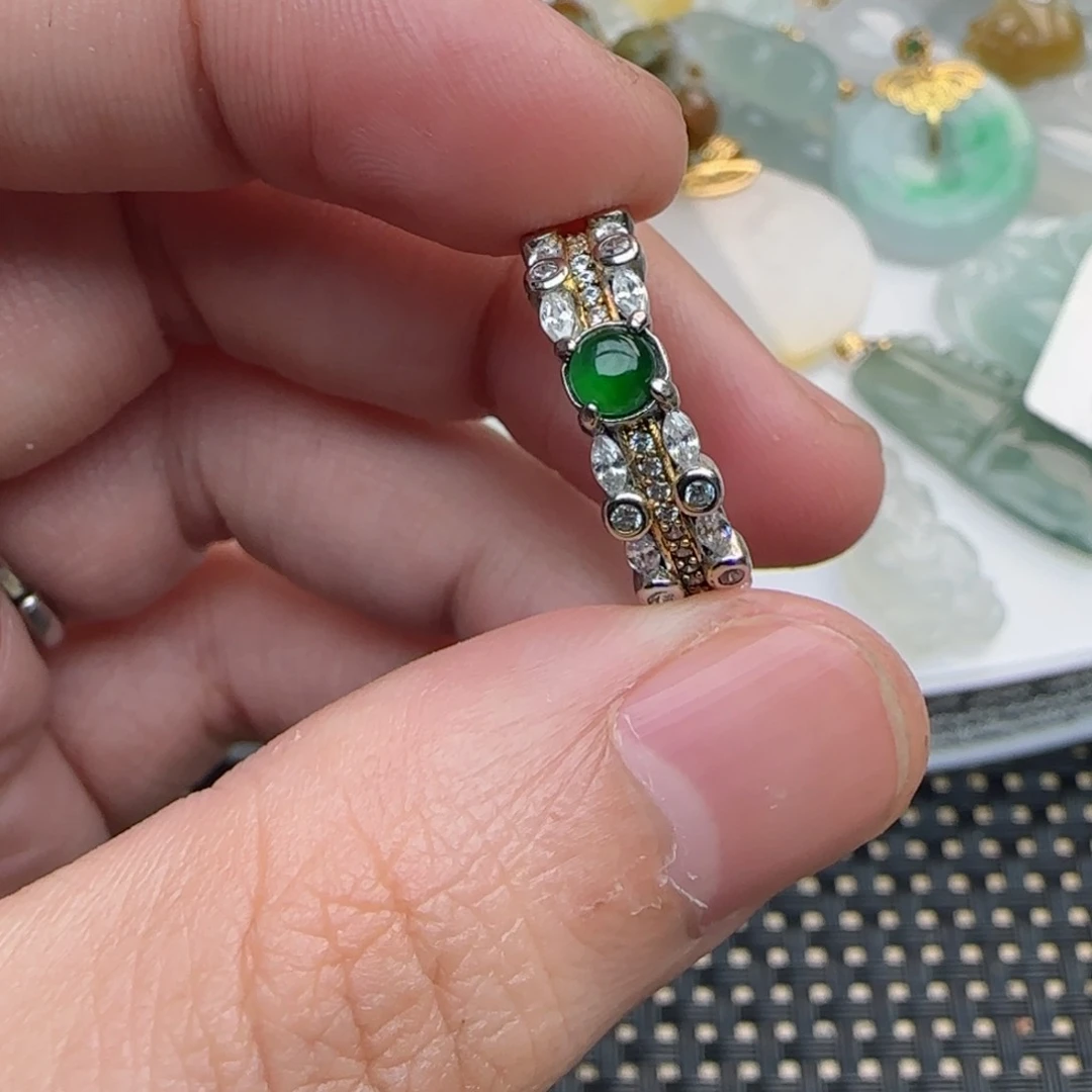 【闪购商品】翡翠吊坠(不含链)未镶嵌银戒