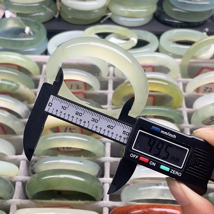 蛇纹石玉未镶嵌手镯13