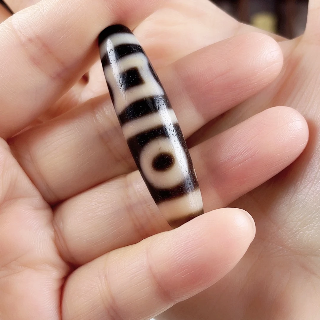 玛瑙/玉髓合金颈饰曲贡