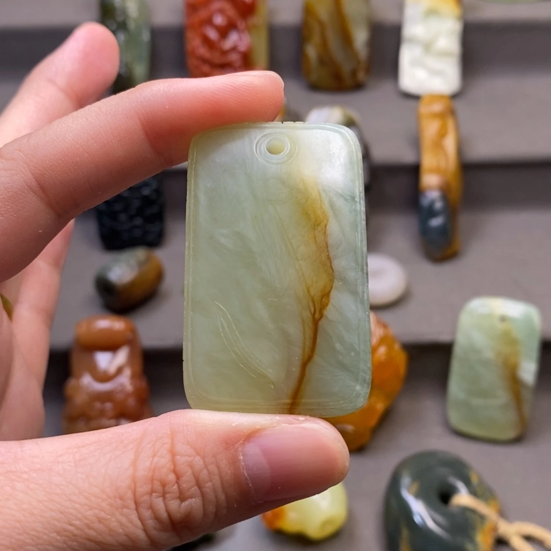 岫玉颈饰未镶嵌T****n挂件