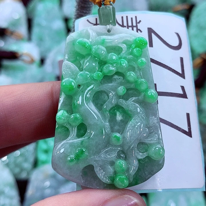 吊坠(不含链)未镶嵌翡翠