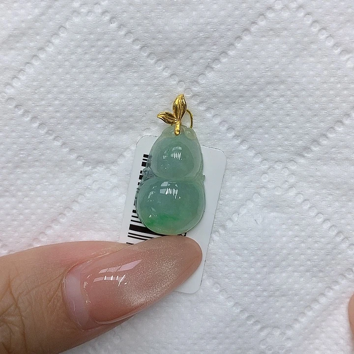 颈饰18K金镶嵌翡翠