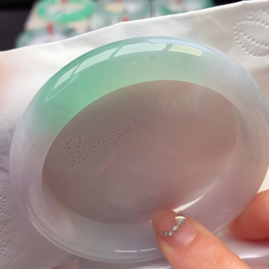 翡翠手镯未镶嵌天然翡翠55-56白底青一抹阳绿