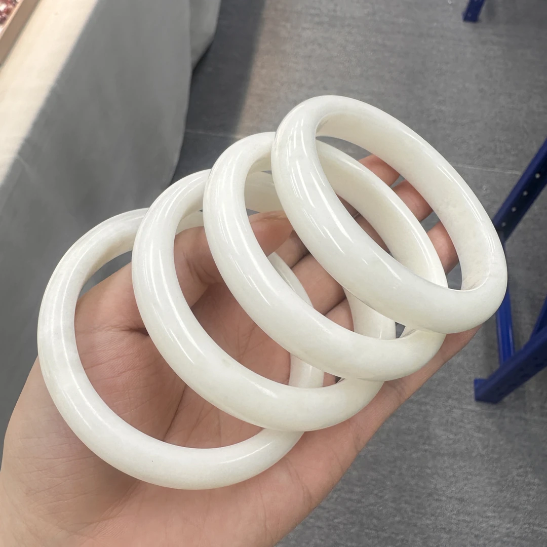 一号店—精美蓝田玉正宽手镯多样性发一