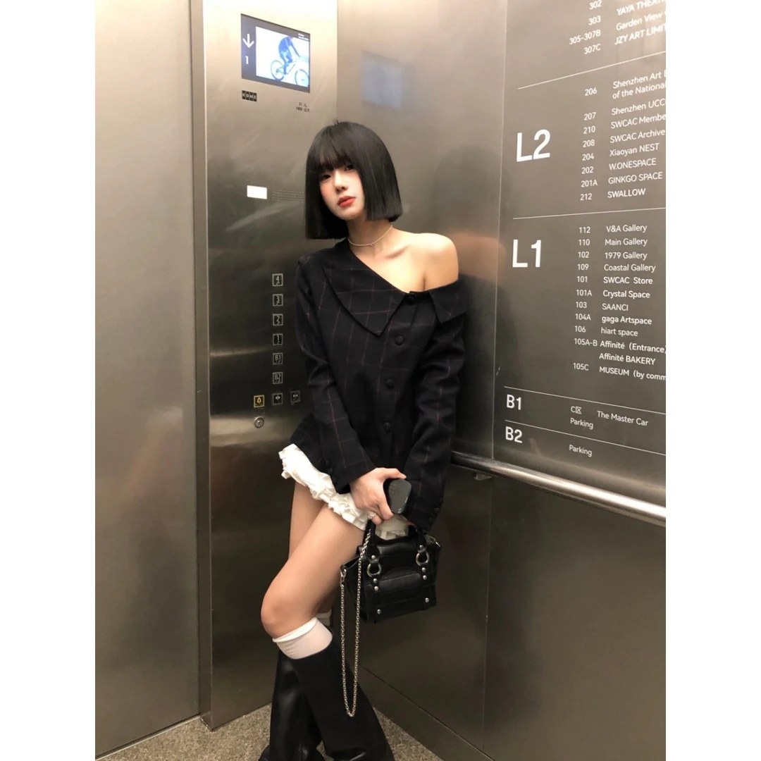 韩系chic别致长袖上衣设计感小众黑色格纹斜肩翻领衬衫半身裙套装