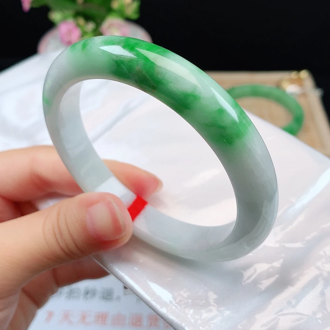 翡翠未镶嵌手镯1572