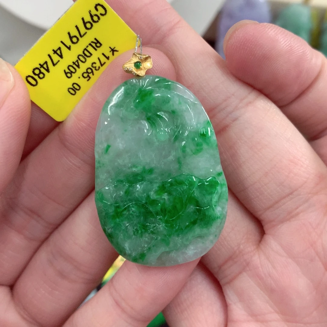 翡翠18K金镶嵌颈饰