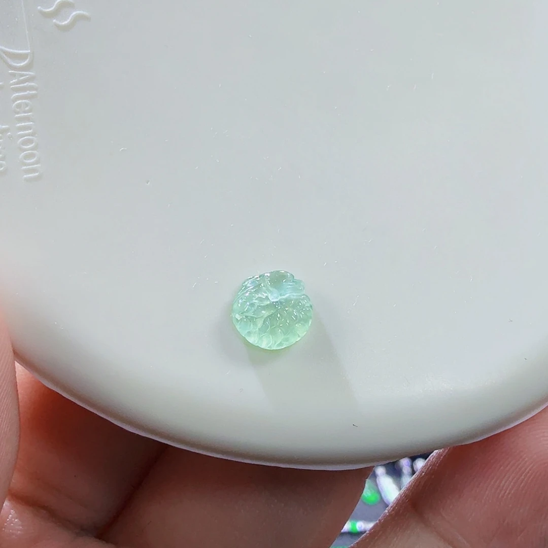 翡翠未镶嵌颈饰裸石