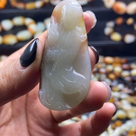 和田玉颈饰未镶嵌