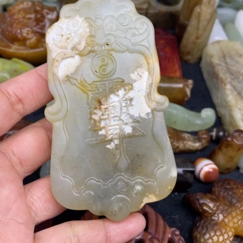 蛇纹石玉未镶嵌颈饰75