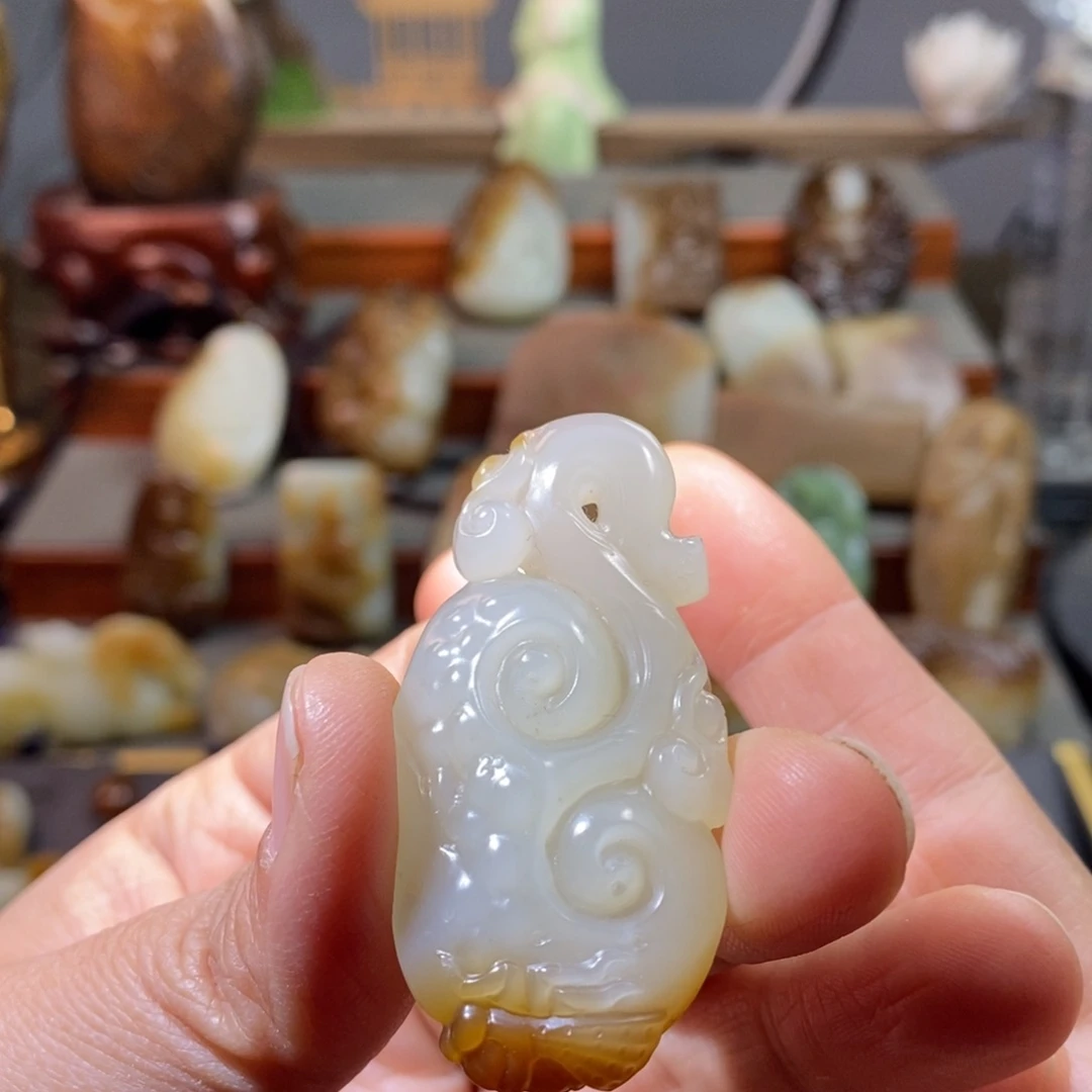 定制和田玉如意挂件