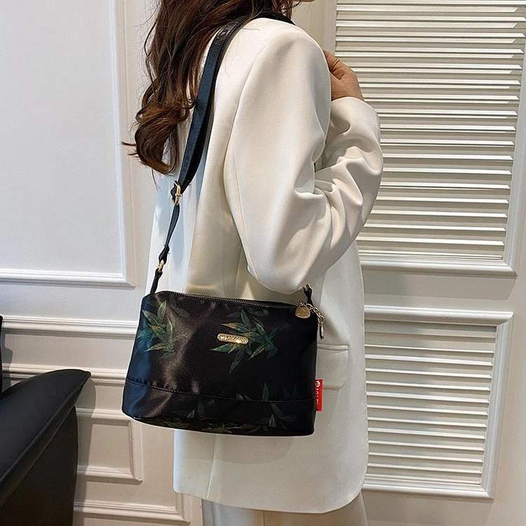 JINGPIN【正品】新款尼龙休闲斜挎包时尚印花女包单肩包妈妈包简约