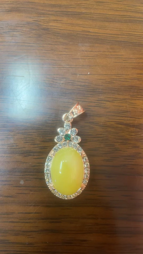 蜜蜡A654  黄色吊坠项链 男女同款 时尚百搭