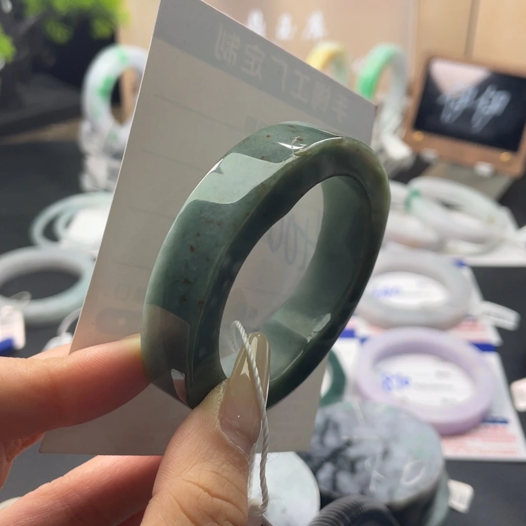 定制翡翠未镶嵌翡翠手镯基地质检发货