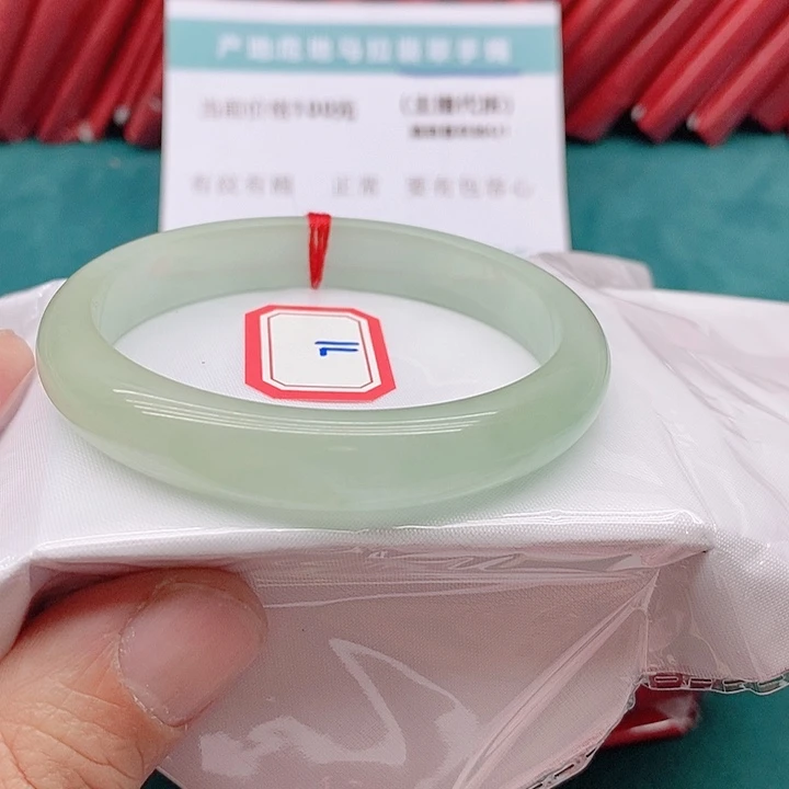 翡翠手镯未镶嵌番****柿7111111111