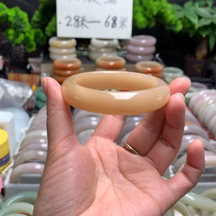 石英质玉（佘太翠）未镶嵌手镯57.8