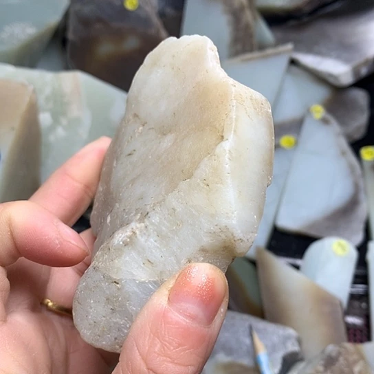 和田玉（糖玉）未镶嵌珠宝半成品