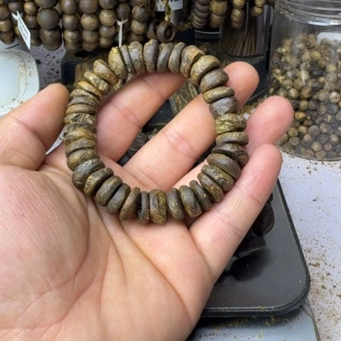 沉香木手串陈***肉绿奇楠沉香1.3mm22g包壳高油脂
