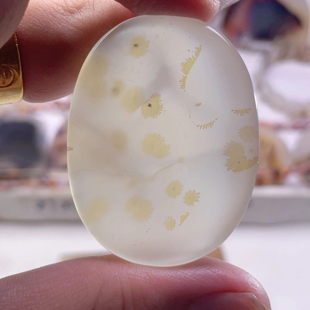 玛瑙/玉髓未镶嵌珠宝奇石